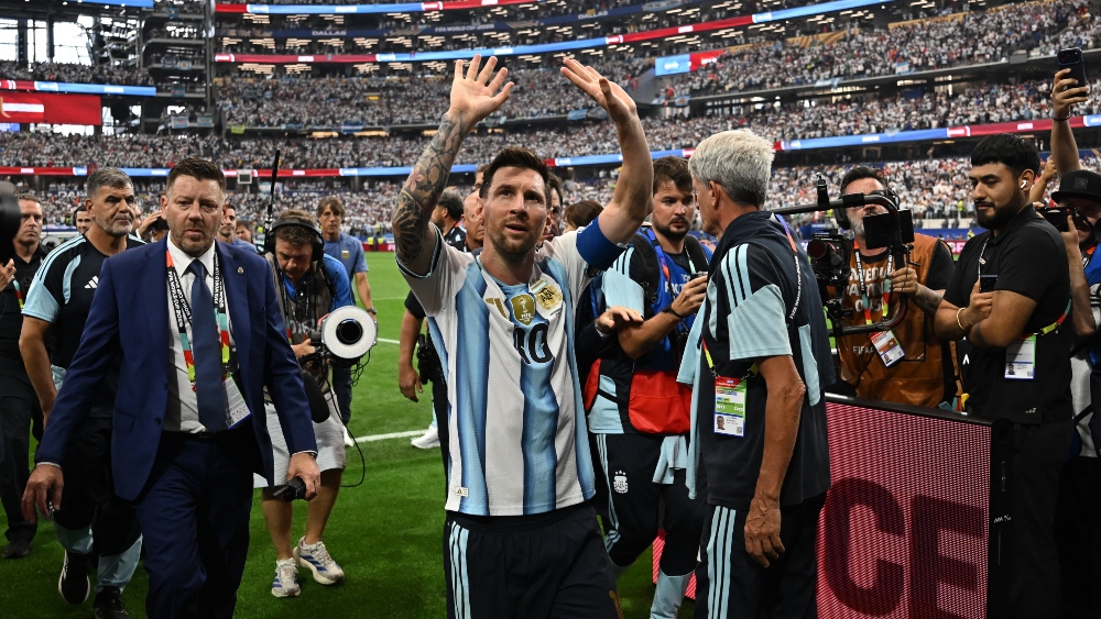 Messi sets World Cup scoring record as Argentina down Austria